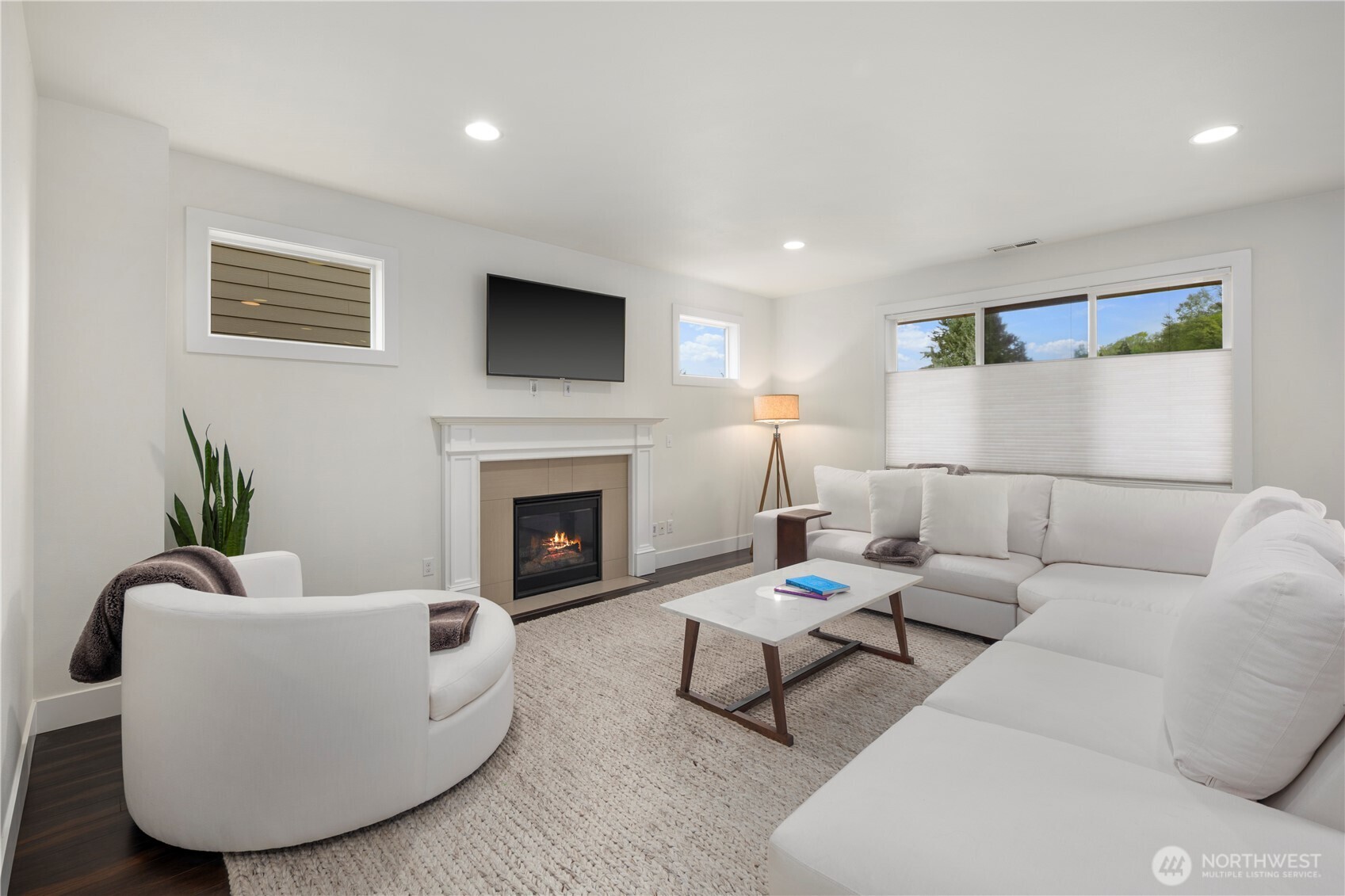 11451 80th Place South Seattle, WA 98178 - Photo 5 of 33