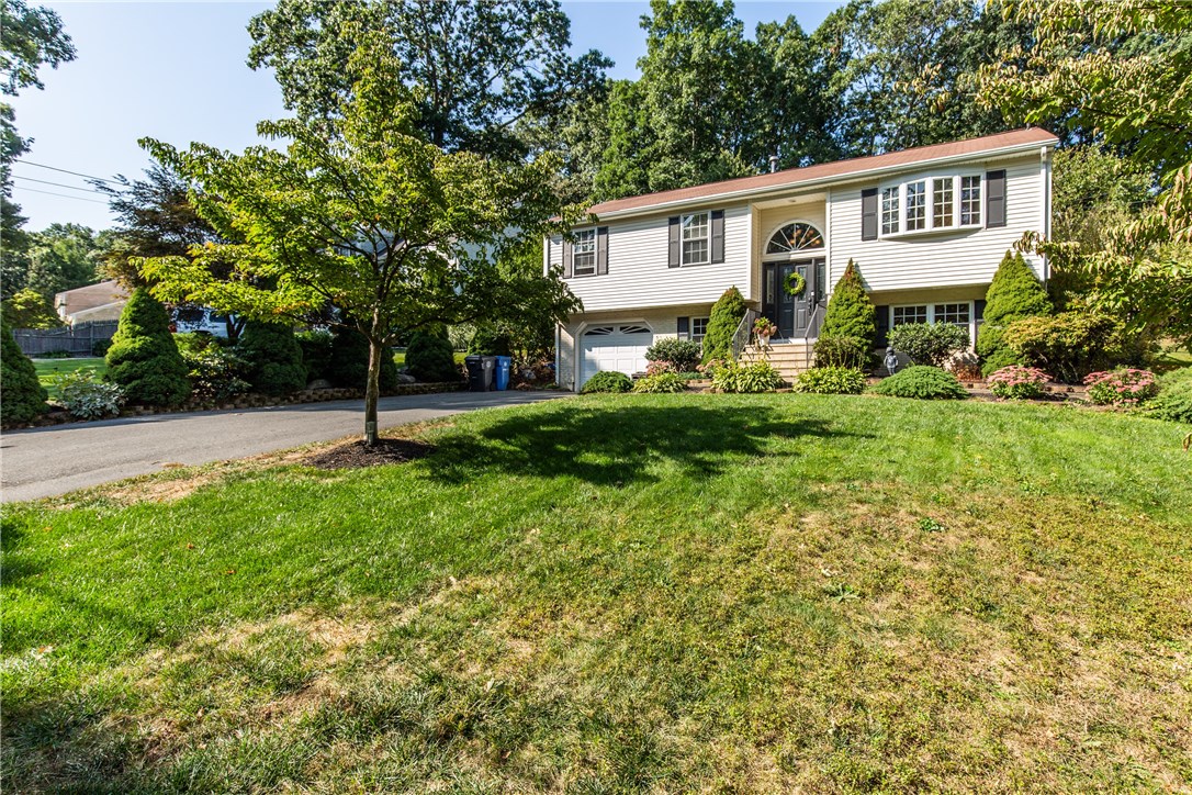 102 Hines Road Cumberland, RI 02864 - Photo 3 of 50