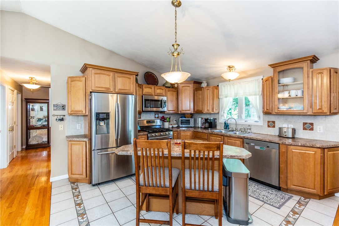 102 Hines Road Cumberland, RI 02864 - Photo 8 of 50