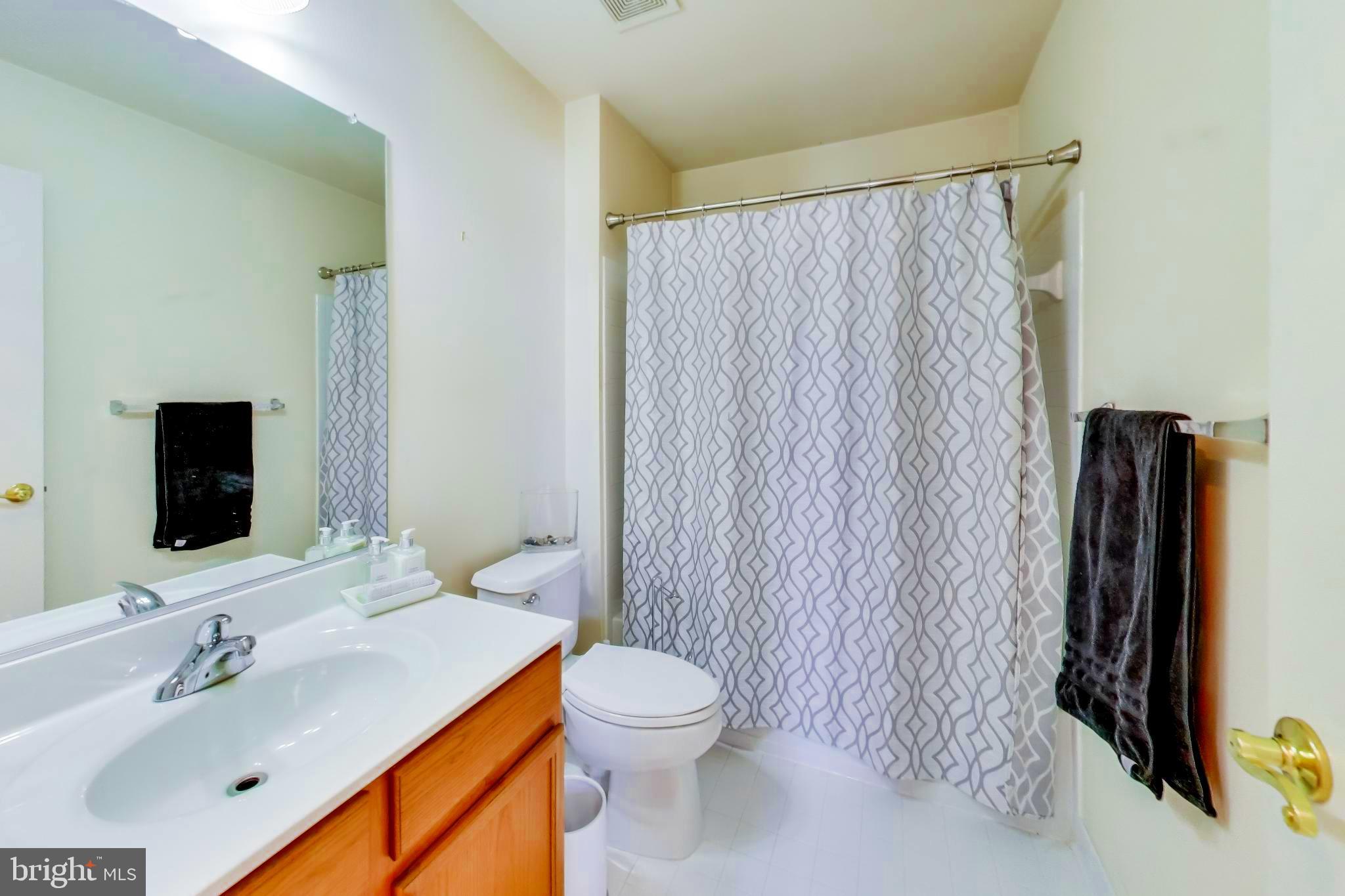 13218 Winding Trail Road Laurel, MD 20707 - Photo 30 of 46 upstairs full bathroom