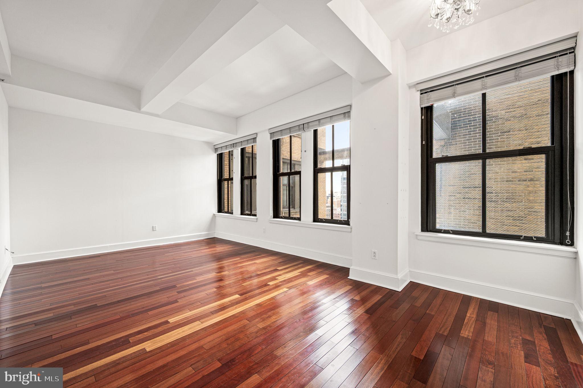 1500 Chestnut Street, Unit 18I Philadelphia, PA 19102 - Photo 2 of 18