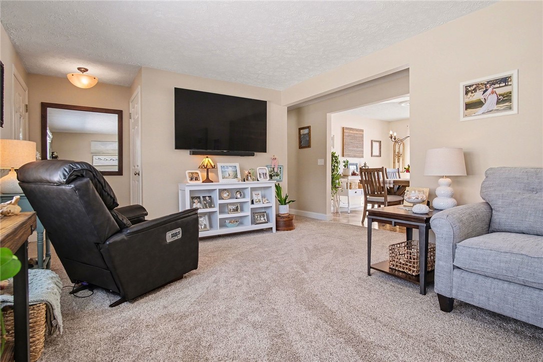 198 Kirk Road Greece, NY 14612 - Photo 5 of 35