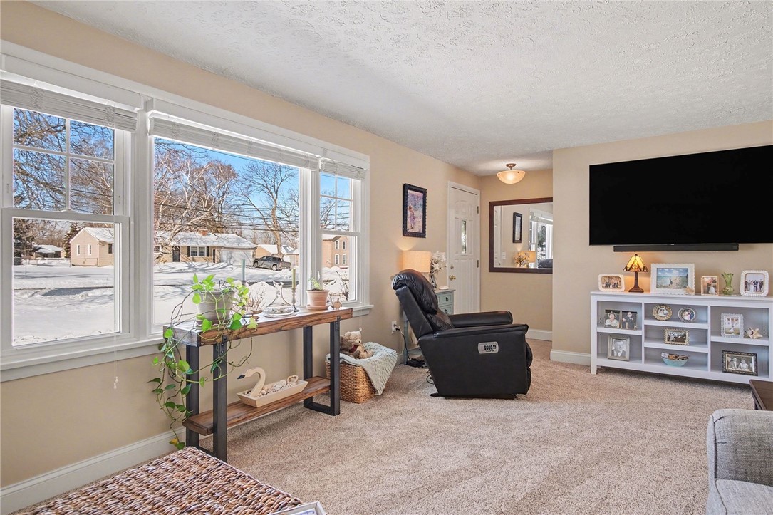 198 Kirk Road Greece, NY 14612 - Photo 6 of 35