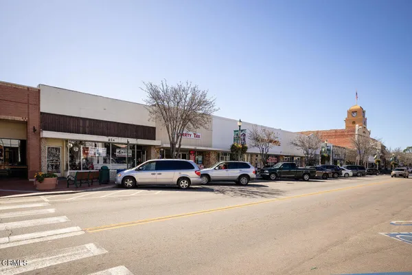 $865,000 | 924 East Main Street, Santa Paula, CA 93060