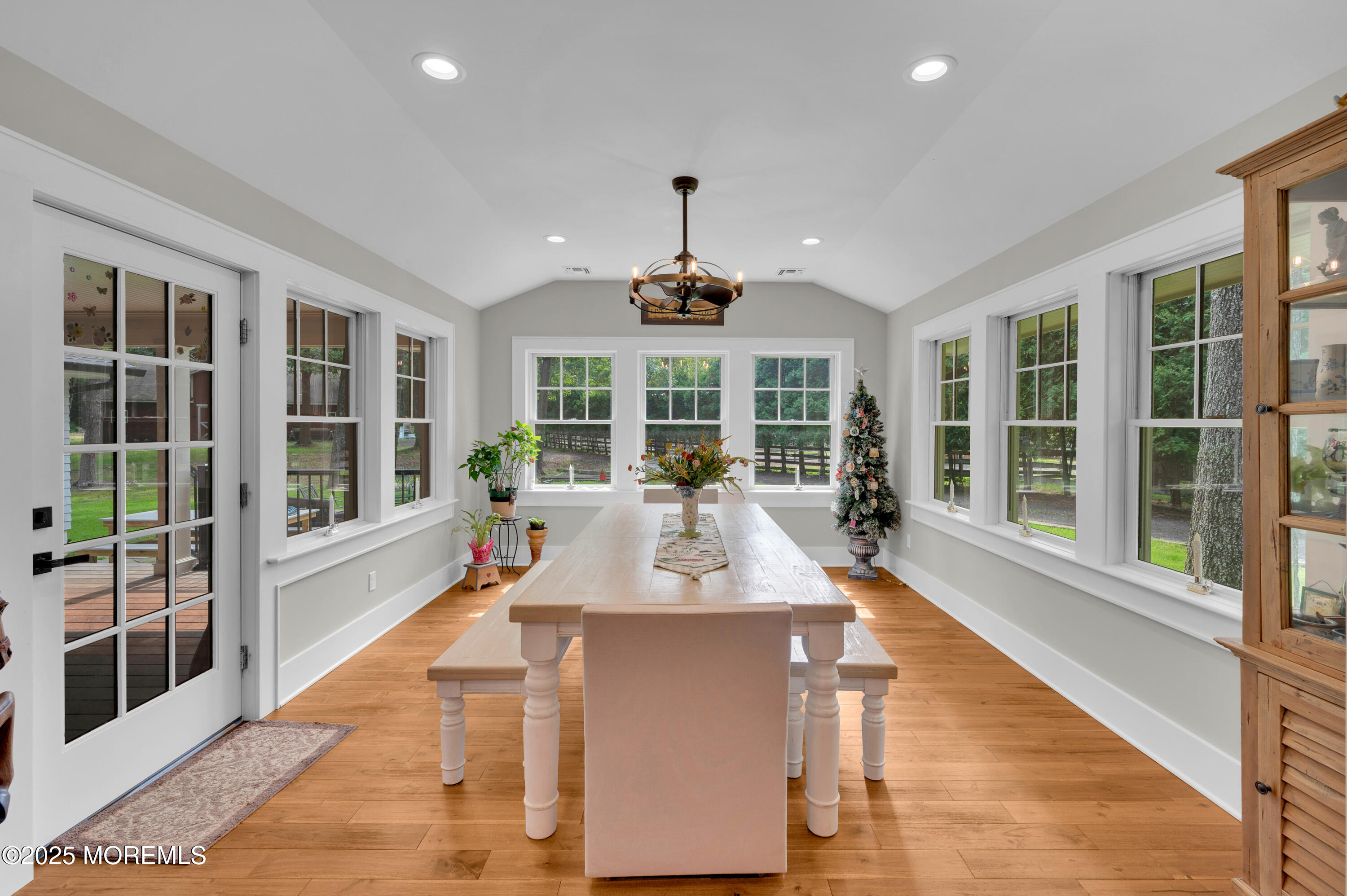 377 Buckalew Road Freehold, NJ 07728 - Photo 29 of 65 377 Buckalew Dining 2