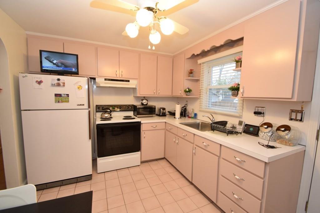 37 Bartlett Road Randolph, MA 02368 - Photo 6 of 20 Gallery Image 6