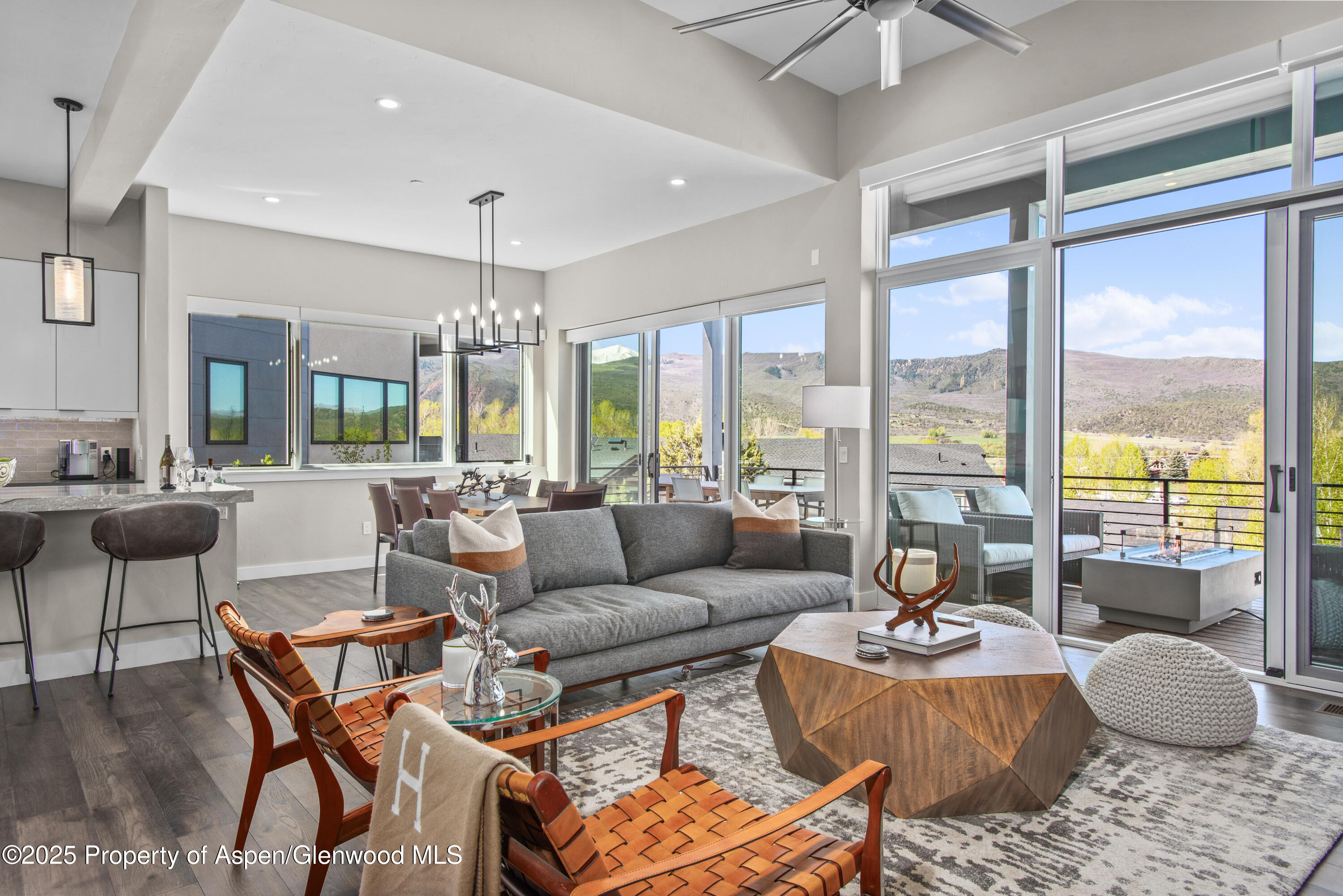 10-236OverlookRidge_250503010