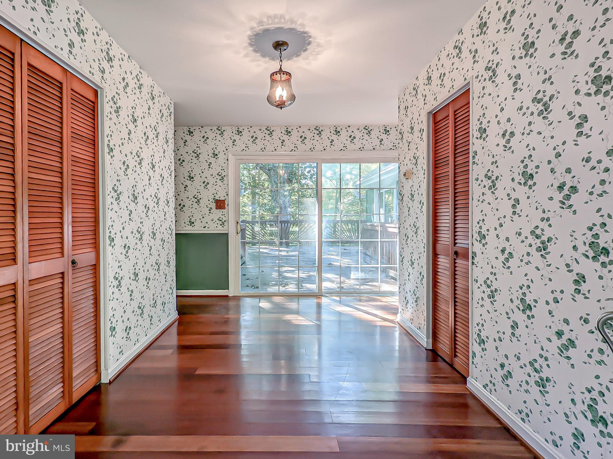 16495 Robledo Road Gainesville, VA 20155 - Photo 6 of 61 Gallery Image 6