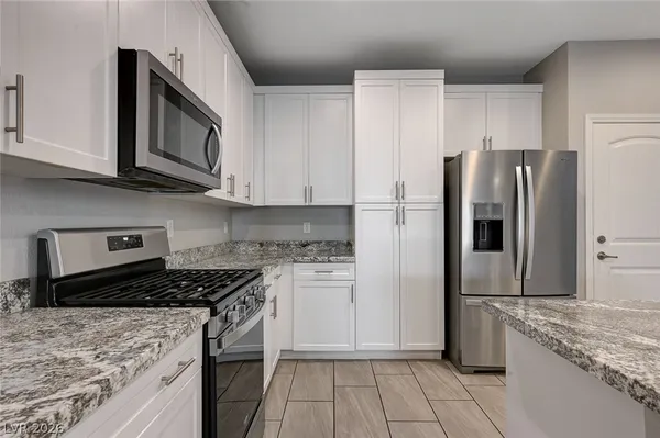 $2,250 | 1049 Via Lombardi, Henderson, NV 89011