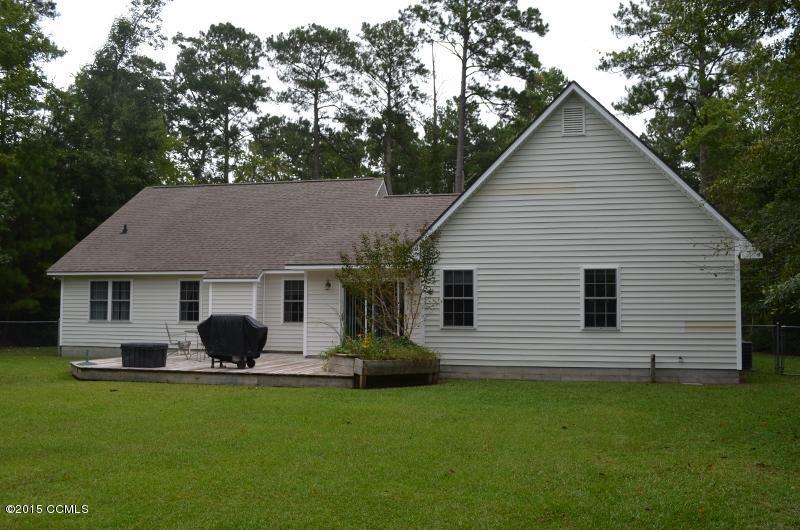 611 Stately Pines Road New Bern, NC 28560 - Photo 20 of 21 Rear of Home