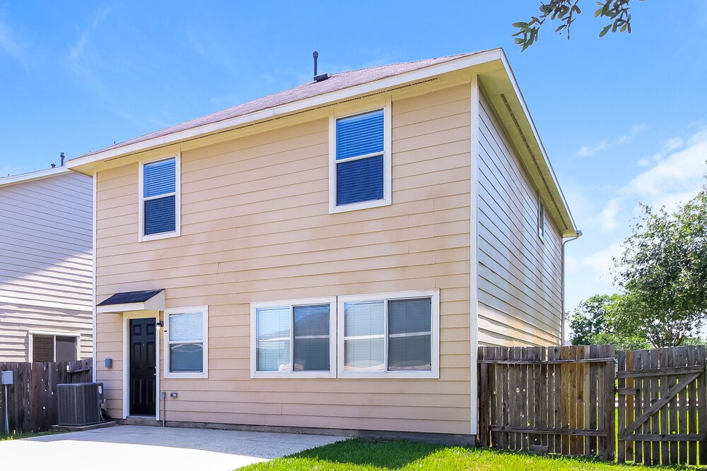 11823 Princess Garden Way Houston, TX 77047 - Photo 15 of 18