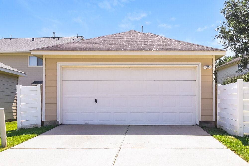 11823 Princess Garden Way Houston, TX 77047 - Photo 17 of 18