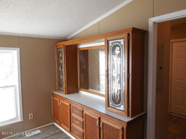 112 Barnyard Road Milton, KY 40045 - Photo 9 of 25 Kitchen5