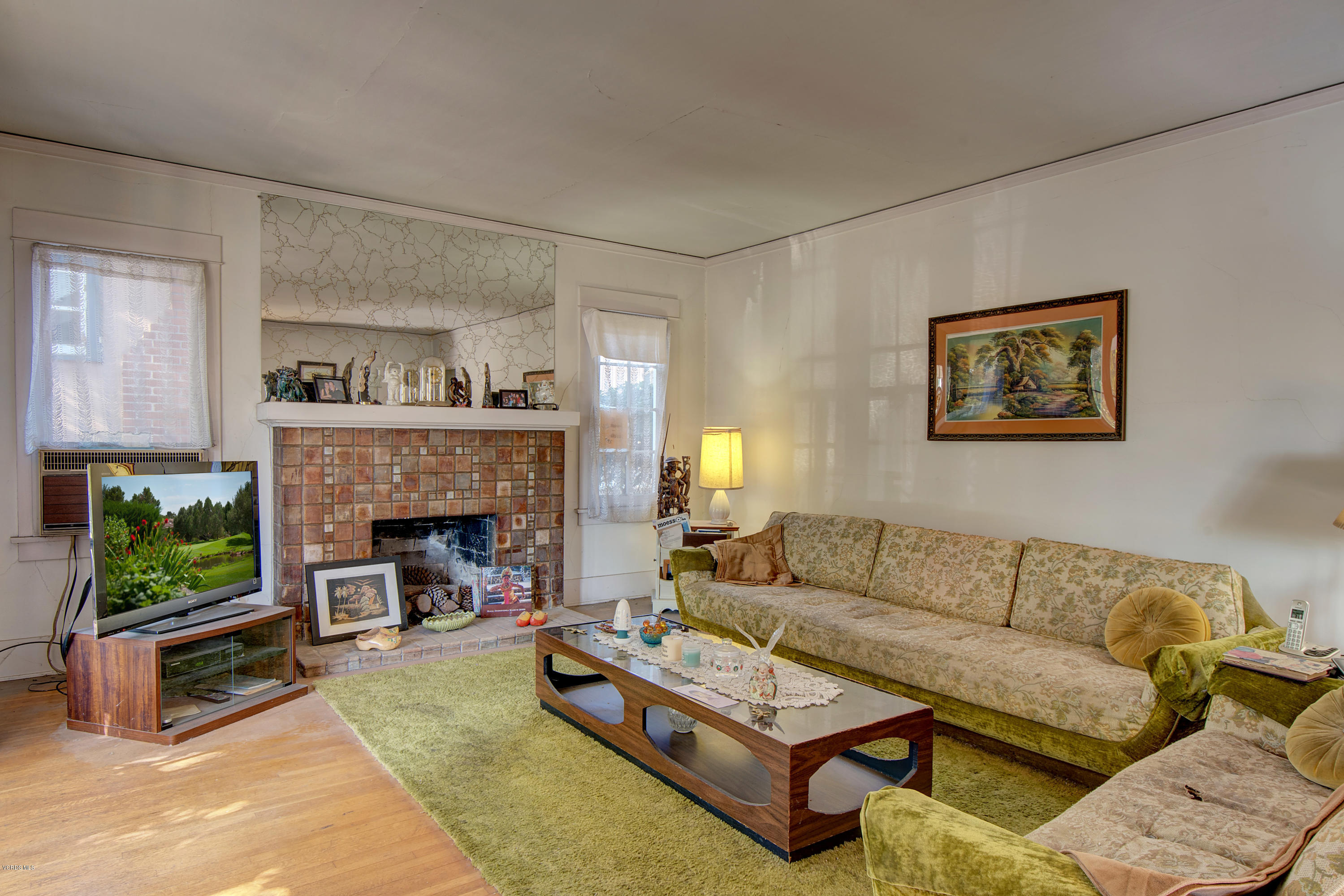 1422 Alhambra Road South Pasadena, CA 91030 - Photo 5 of 18 05-MLS_Living Room-1