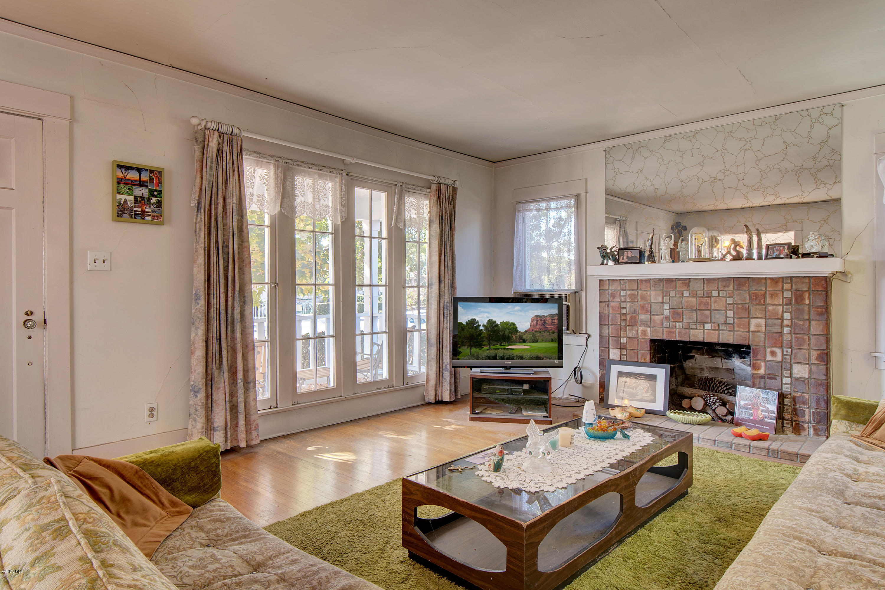 1422 Alhambra Road South Pasadena, CA 91030 - Photo 6 of 18 06-MLS_Living Room-2