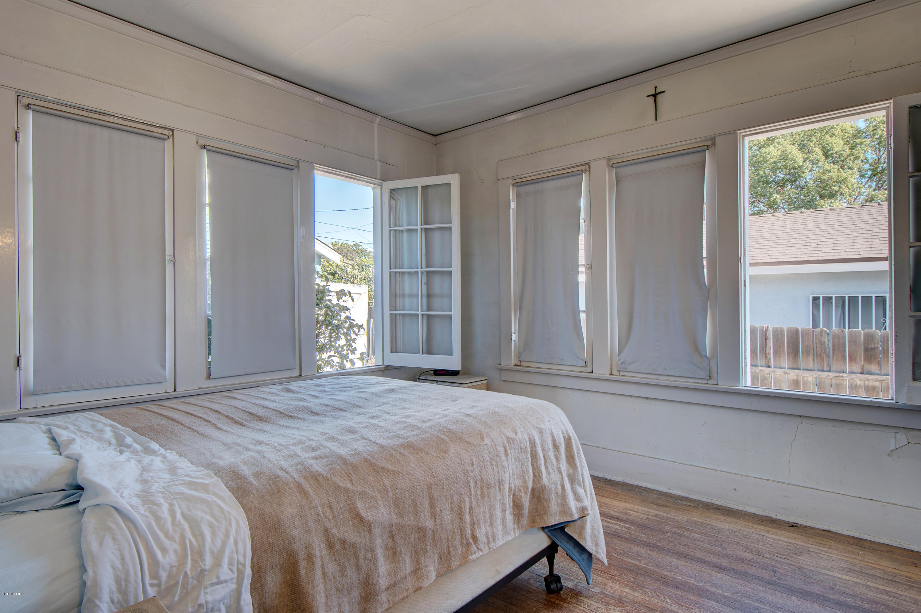 1422 Alhambra Road South Pasadena, CA 91030 - Photo 10 of 18 10-MLS_Bedroom 1