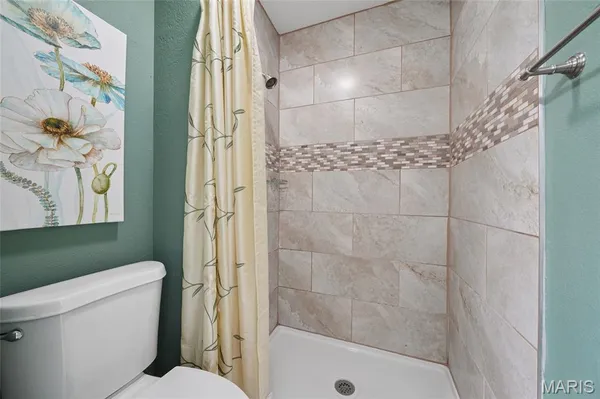 $399,900 | 505 Glenmeadow Drive, Ballwin, MO 63011