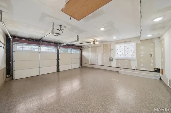 $399,900 | 505 Glenmeadow Drive, Ballwin, MO 63011