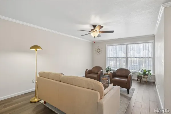 $399,900 | 505 Glenmeadow Drive, Ballwin, MO 63011