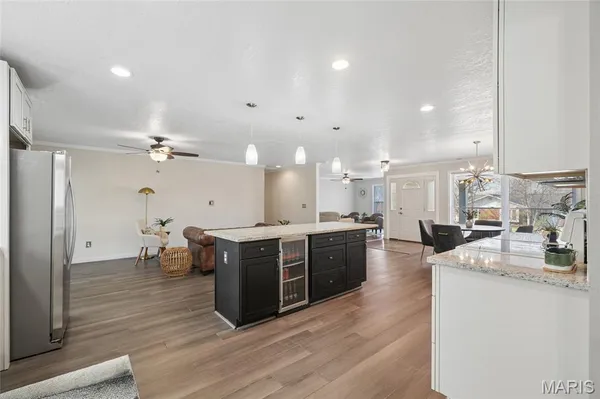 $399,900 | 505 Glenmeadow Drive, Ballwin, MO 63011