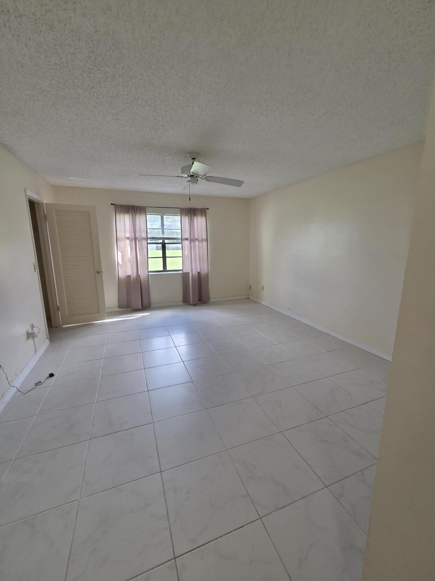 9187 Norte Lago, Unit 5E Boca Raton, FL 33428 - Photo 3 of 14 MO12