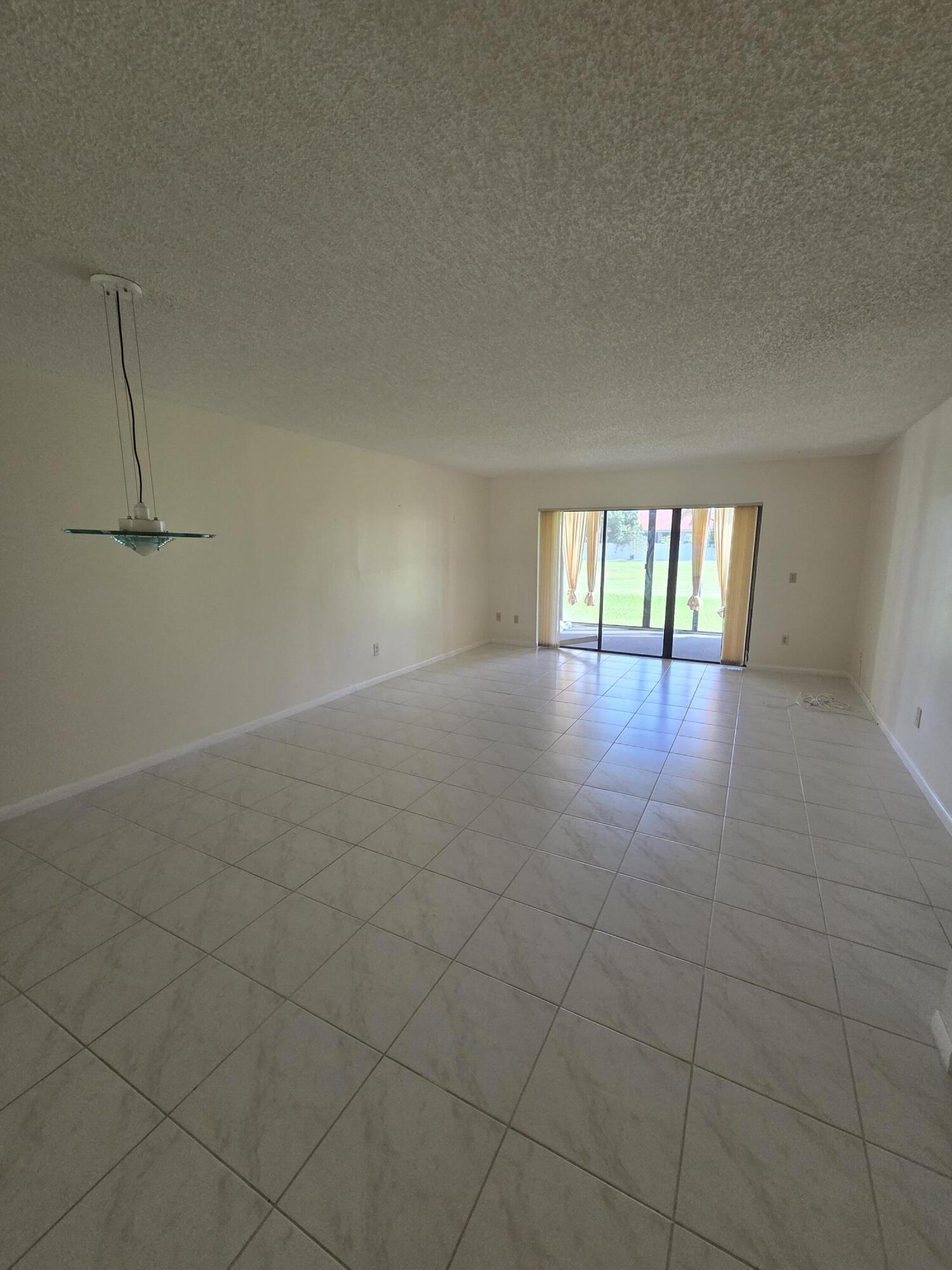 9187 Norte Lago, Unit 5E Boca Raton, FL 33428 - Photo 4 of 14 MO8