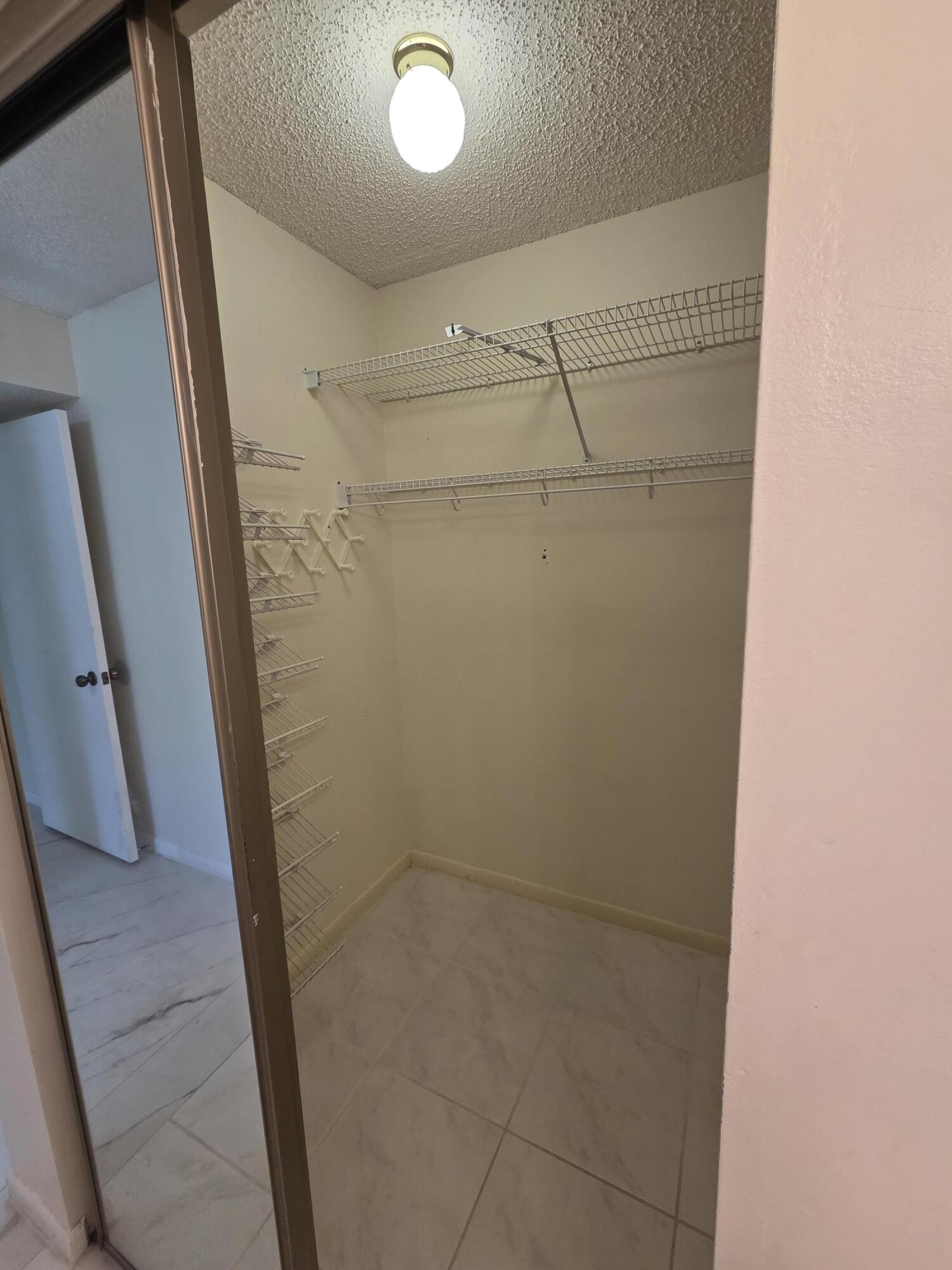 9187 Norte Lago, Unit 5E Boca Raton, FL 33428 - Photo 10 of 14 MO11