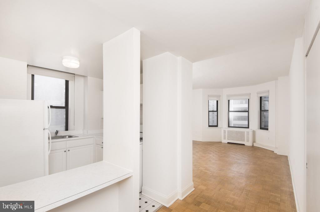 1218 Walnut Street, Unit 1204 Philadelphia, PA 19107 - Photo 6 of 11 a view of bathroom