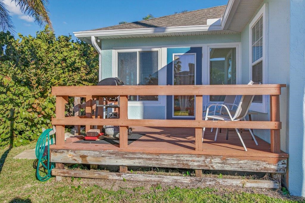 254 Basque Road St. Augustine, FL 32080 - Photo 49 of 67 front view of a house with a small yard