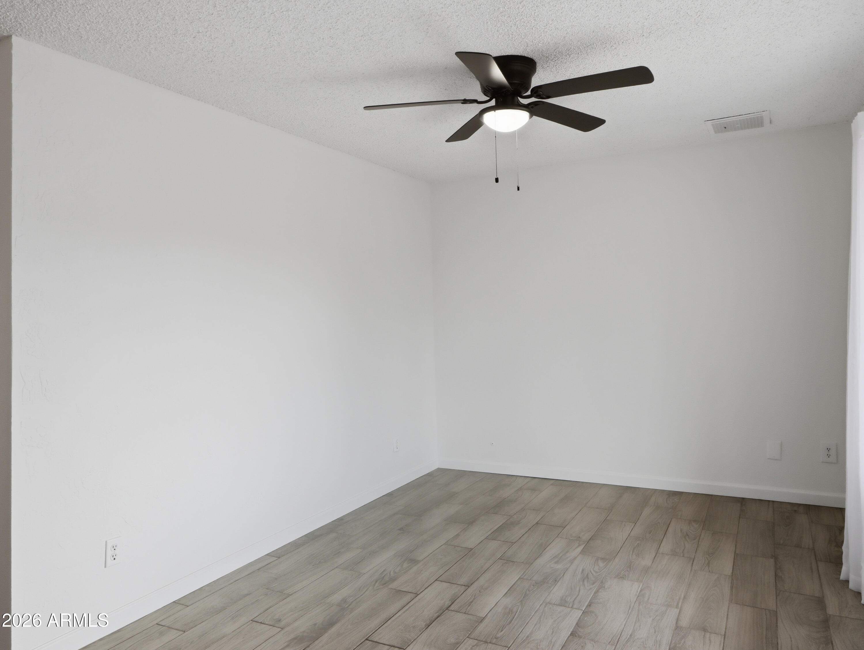3749 West Dailey Street Phoenix, AZ 85053 - Photo 5 of 38 Dailey-5