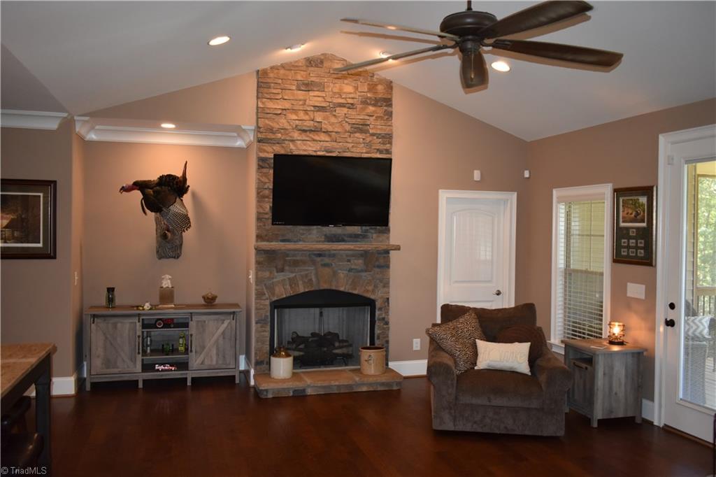 294 Mitchell Road Reidsville, NC 27320 - Photo 5 of 29