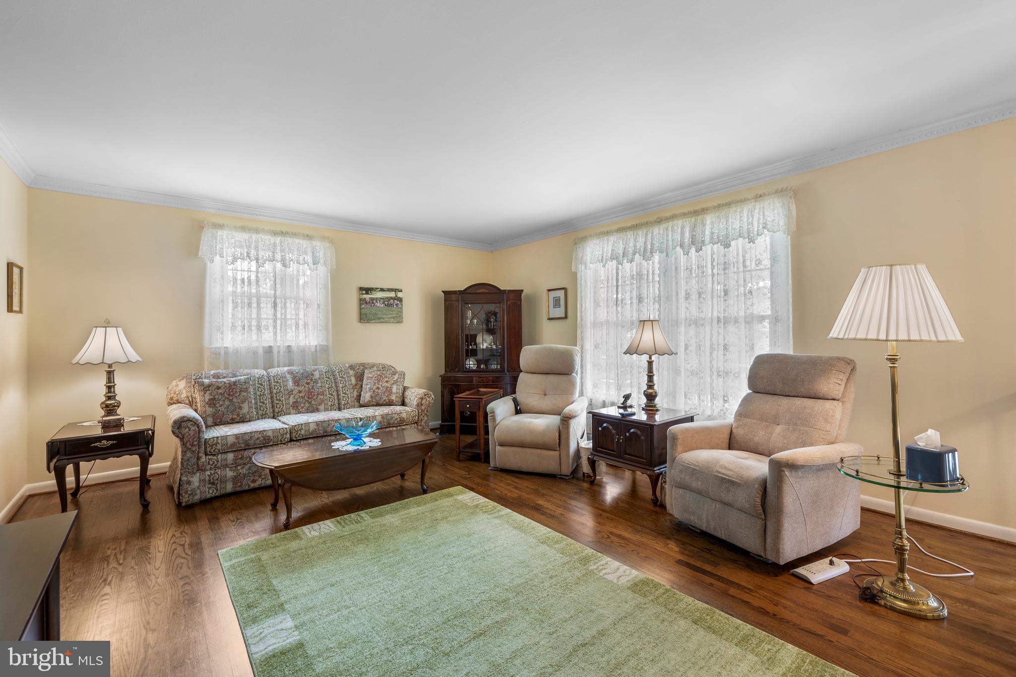 8209 Rider Avenue Towson, MD 21204 - Photo 4 of 31 Living Room