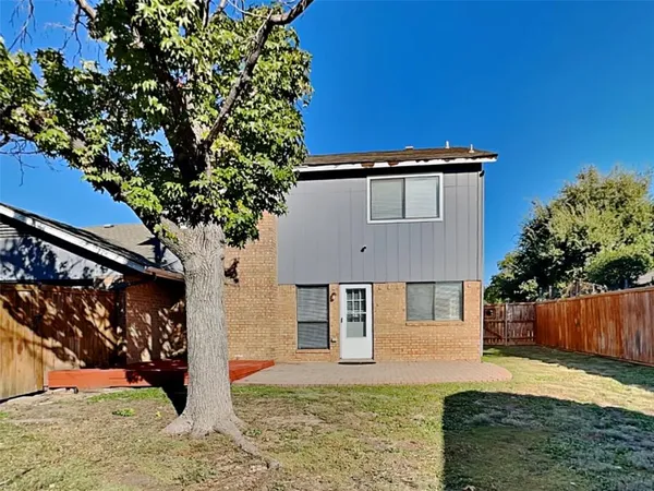 $2,800 | 1920 Oakbluff Drive, Carrollton, TX 75007