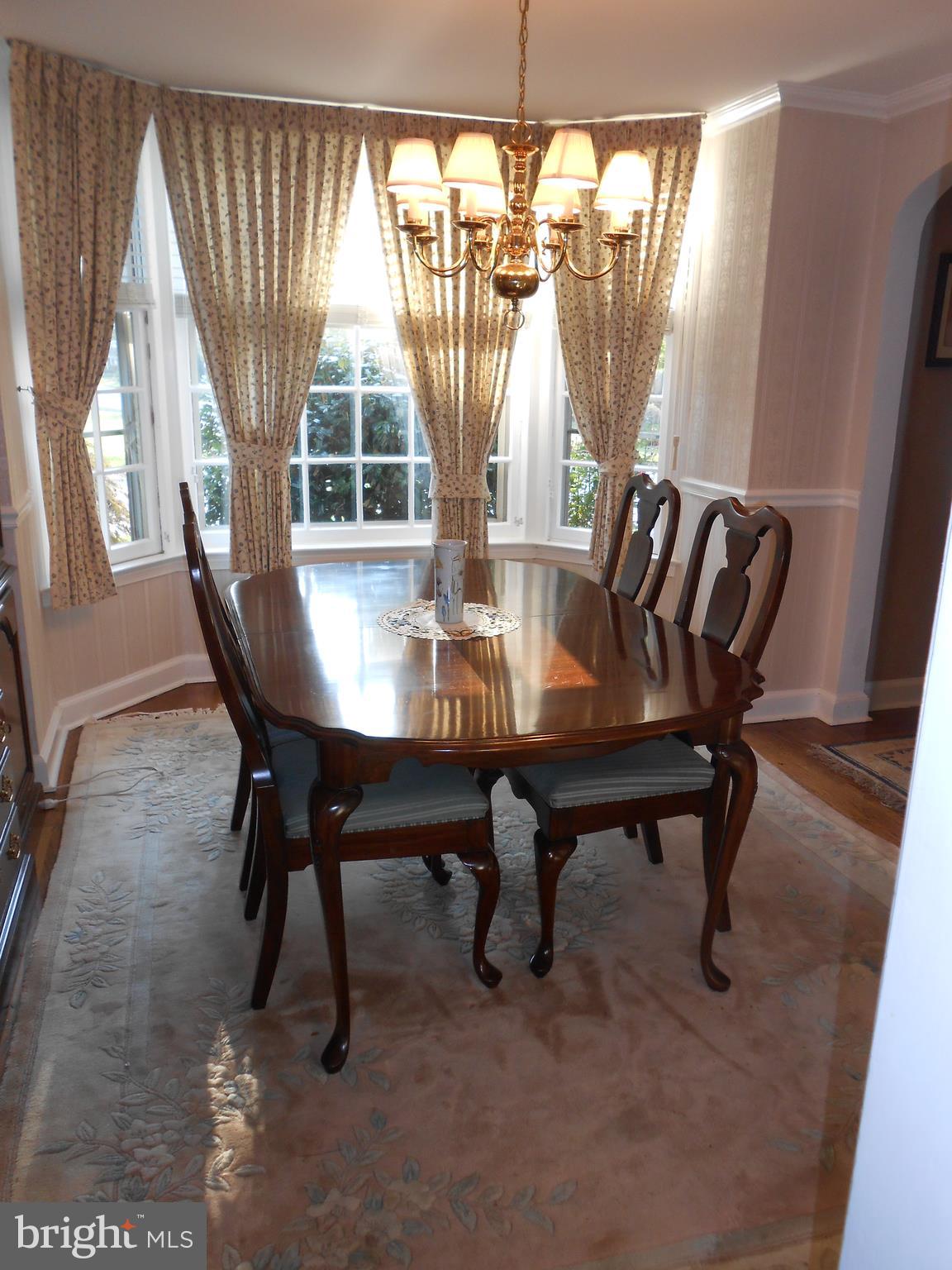 7 York Road Wilmington, DE 19803 - Photo 8 of 34 Dining Room w/ huge bay window