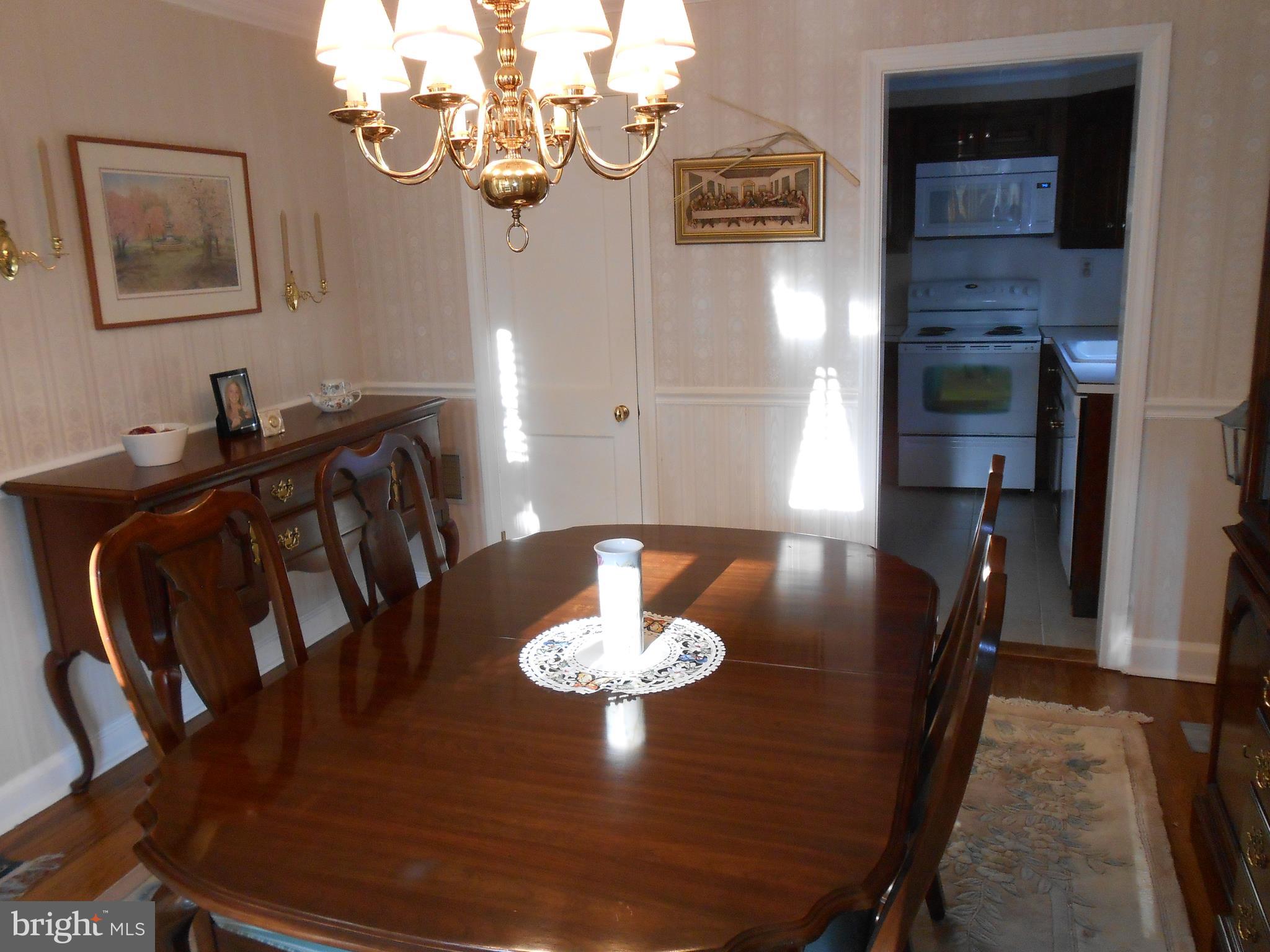 7 York Road Wilmington, DE 19803 - Photo 9 of 34 Dining Room view toward Kitchen
