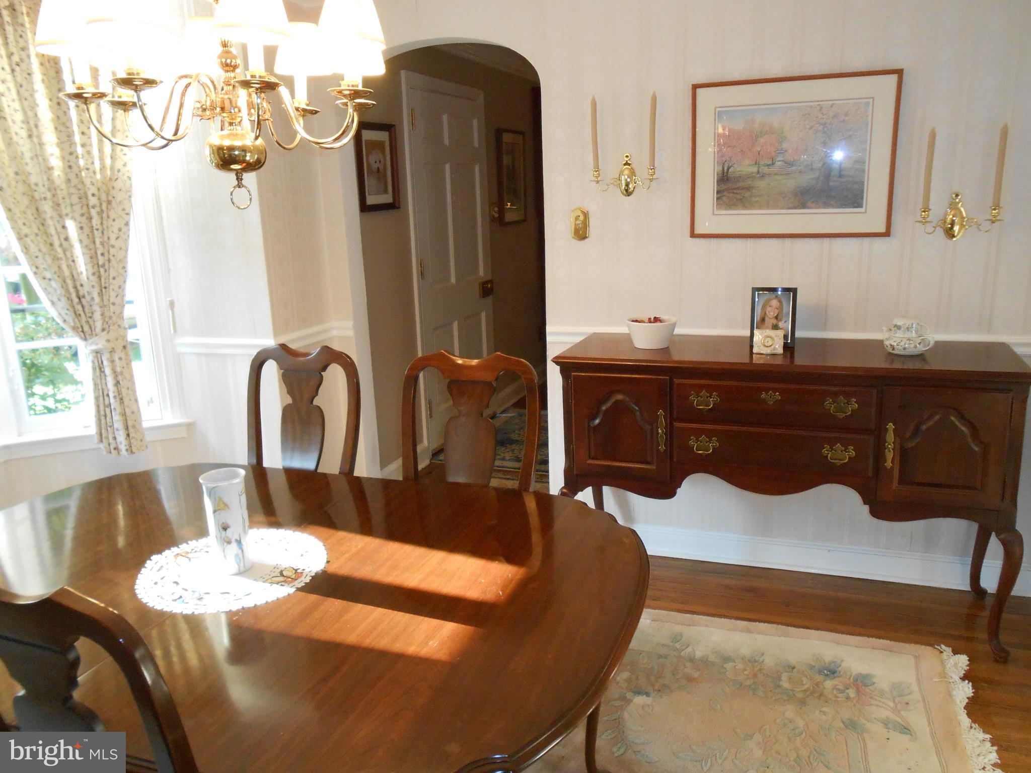 7 York Road Wilmington, DE 19803 - Photo 10 of 34 Dining Room view toward Front Door