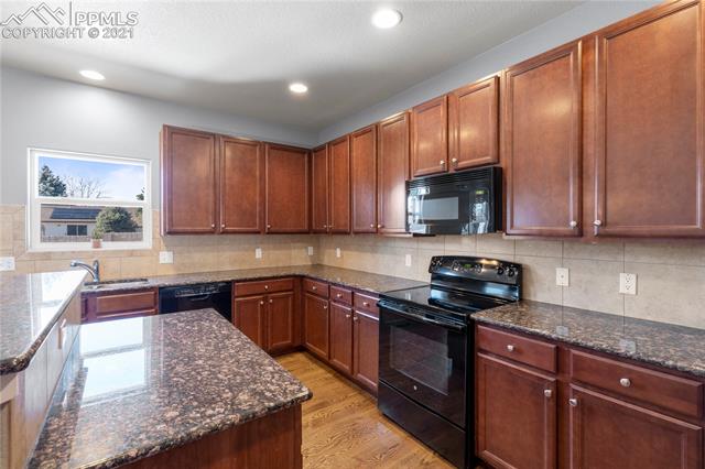 2465 Reed Grass Way Colorado Springs, CO 80915 - Photo 12 of 35