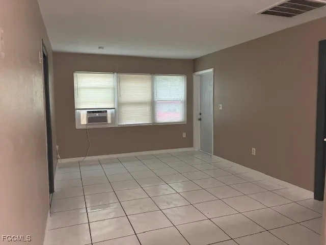 $1,895 | 2310 First Street, Unit 703, Fort Myers, FL 33901