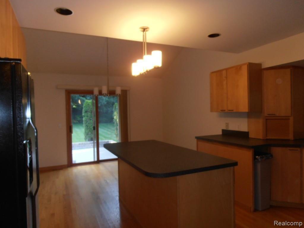 1111 Bloomer Road Rochester, MI 48307 - Photo 4 of 29 P8280146.jpg