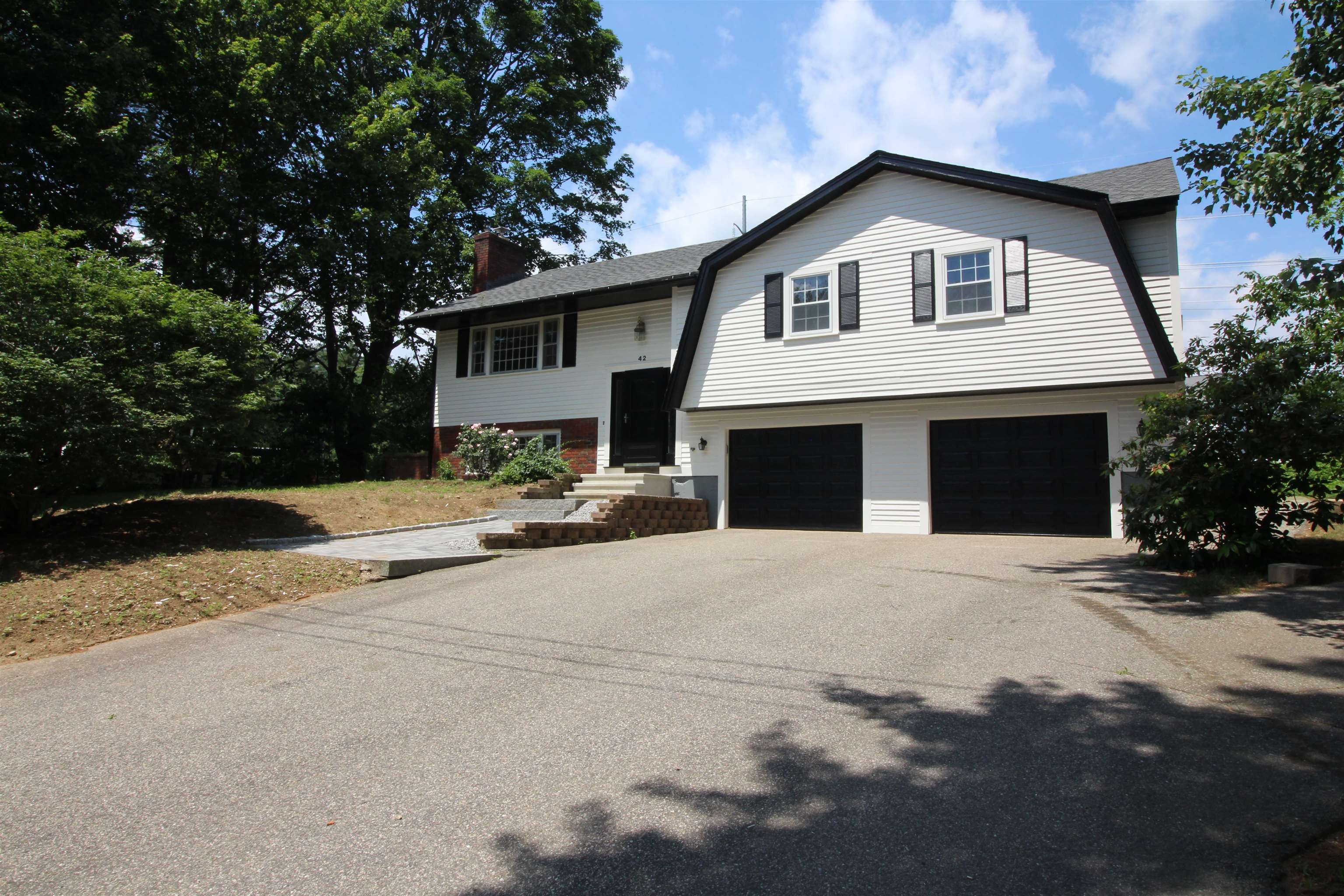 42 Barkland Drive Derry, NH 03038 - Photo 1 of 15