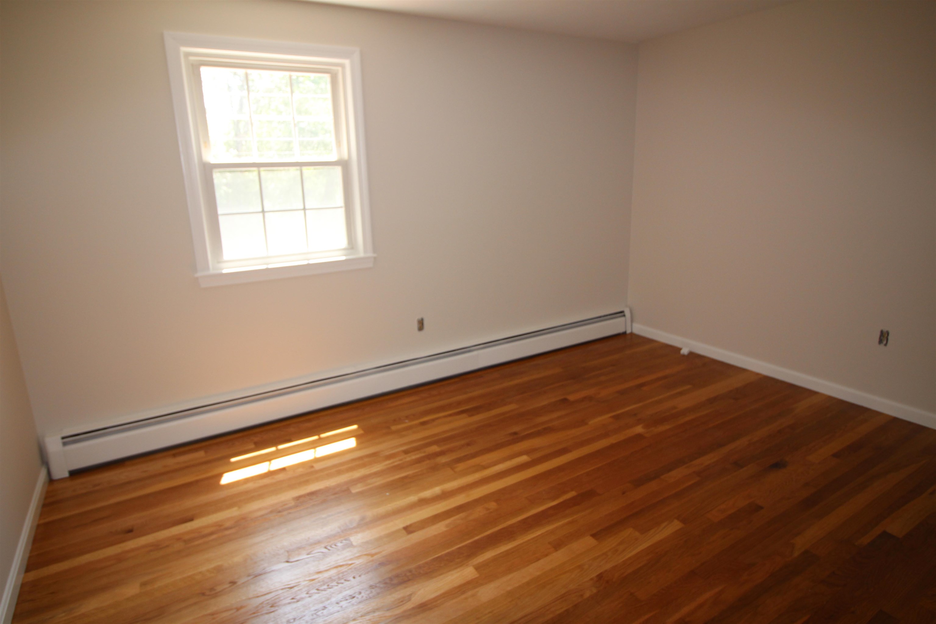 42 Barkland Drive Derry, NH 03038 - Photo 2 of 15