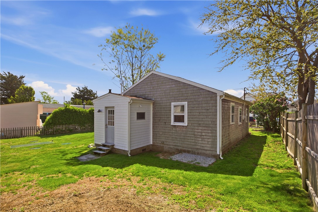 272 Riverside Street Portsmouth, RI 02871 - Photo 33 of 44