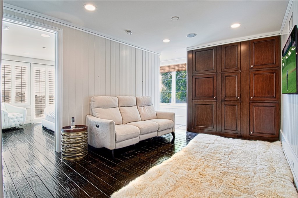 322 Emerald Bay Laguna Beach, CA 92651 - Photo 24 of 34 a living room with furniture