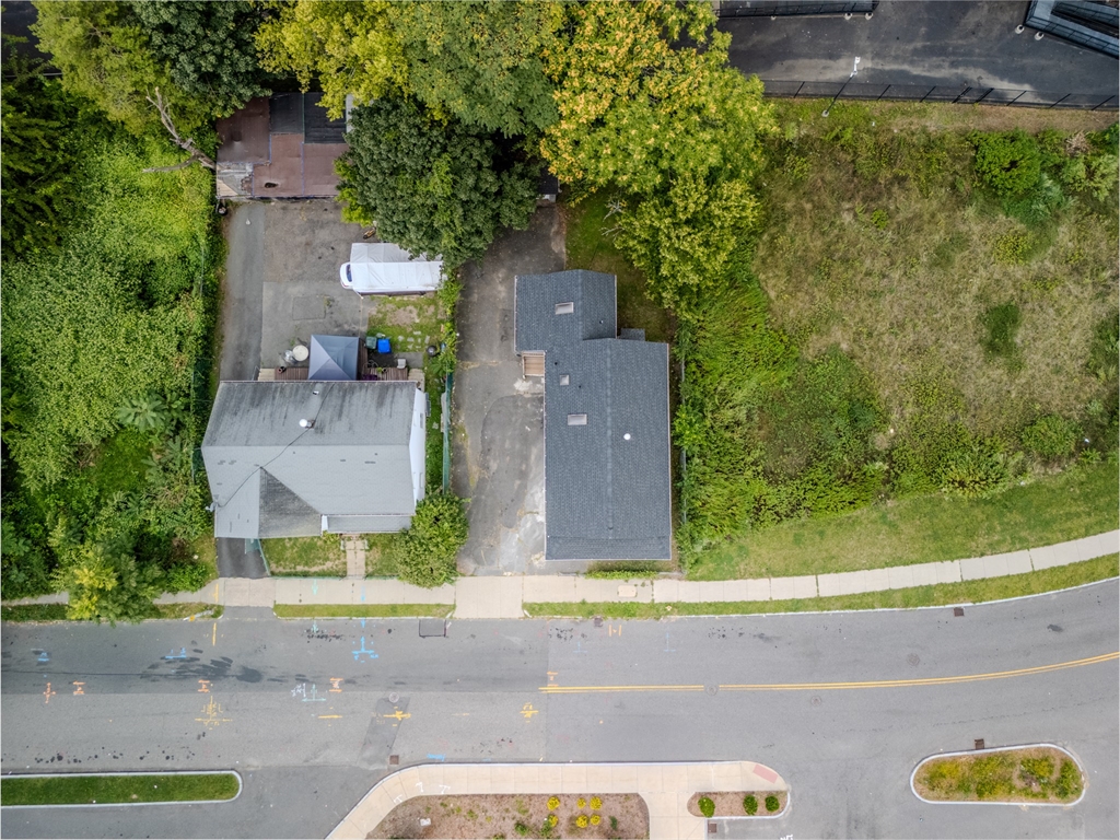 108 Marble Street Springfield, MA 01105 - Photo 23 of 23