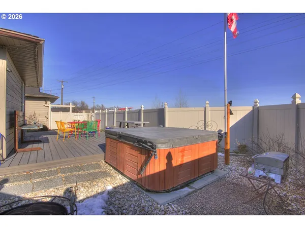 a view of outdoor space yard and porch