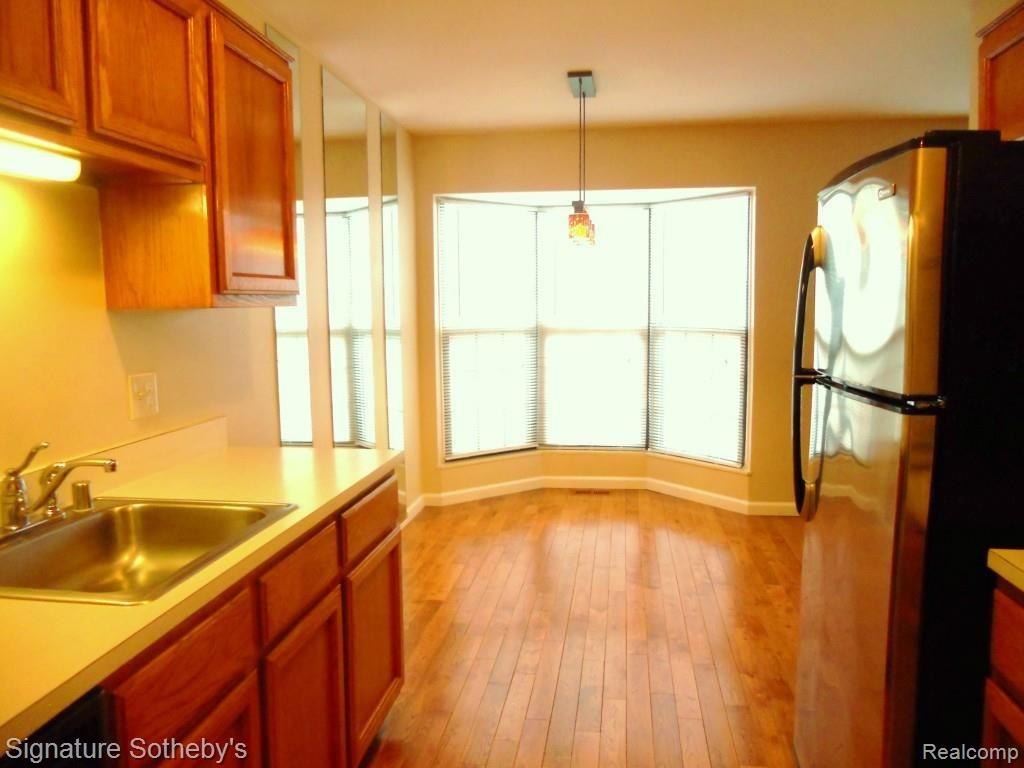 22262 Pondview, Unit 19 Novi, MI 48375 - Photo 11 of 29