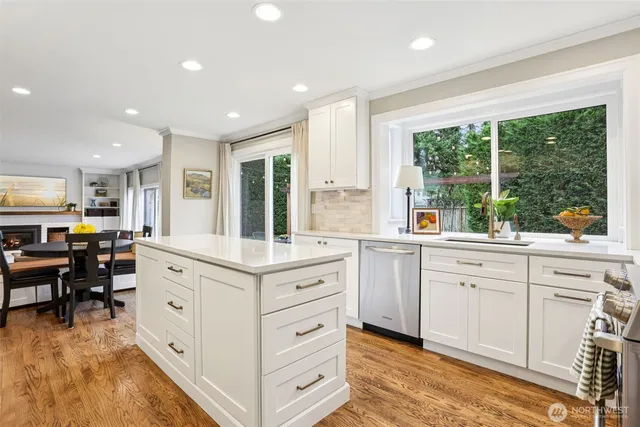 $2,120,000 | 4546 193rd Place Southeast, Issaquah, WA 98027