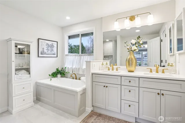 $2,120,000 | 4546 193rd Place Southeast, Issaquah, WA 98027