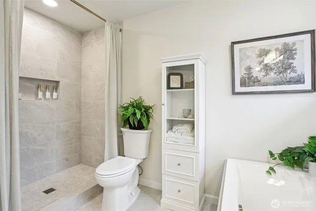 $2,120,000 | 4546 193rd Place Southeast, Issaquah, WA 98027