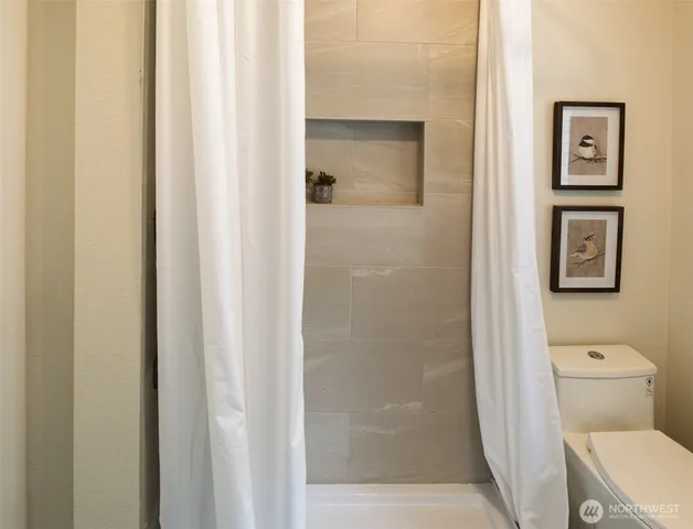 $2,120,000 | 4546 193rd Place Southeast, Issaquah, WA 98027